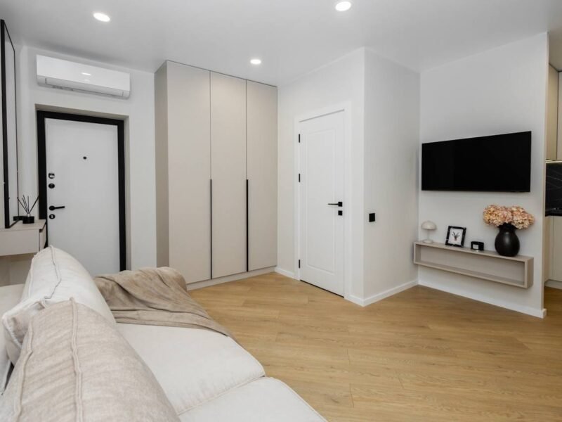 Dumbrava. Apartament cu 1 cameră și living