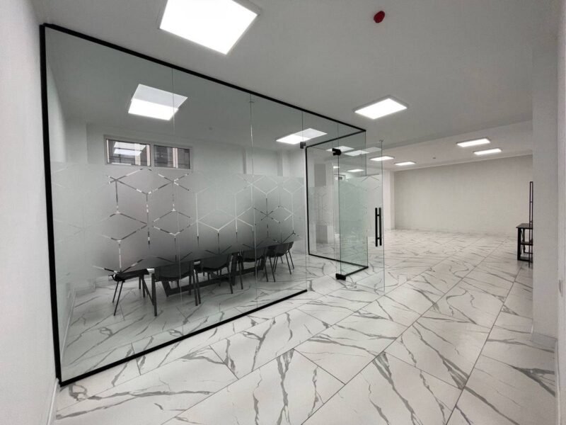 Chirie Oficiu. 82 m2. Centru