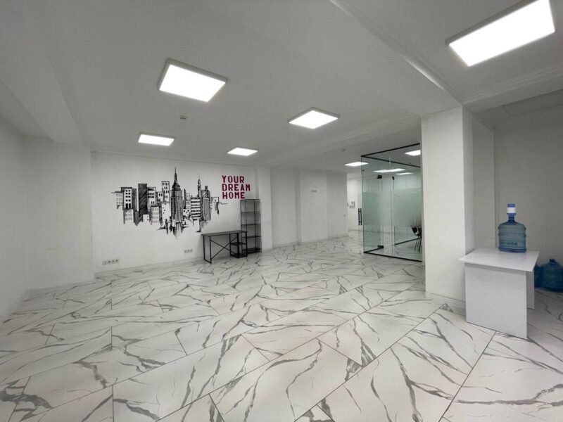 Chirie Oficiu. 82 m2. Centru
