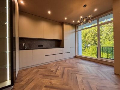 Apartament cu 1 cameră, Living și balcon. Poșta Veche