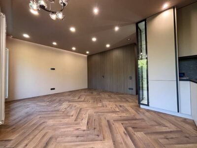 Apartament cu 1 cameră, Living și balcon. Poșta Veche