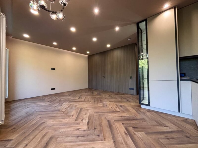Apartament cu 1 cameră, Living și balcon. Poșta Veche