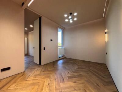 Apartament cu 1 cameră, Living și balcon. Poșta Veche