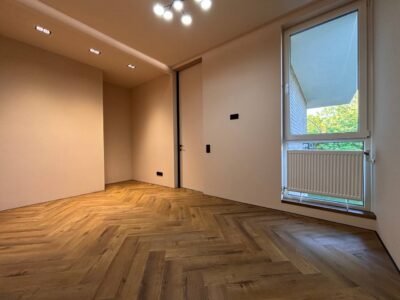 Apartament cu 1 cameră, Living și balcon. Poșta Veche