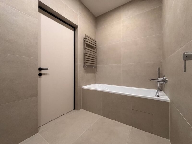 Apartament cu 1 cameră, Living și balcon. Poșta Veche