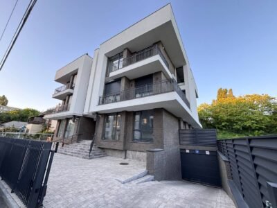 Apartament cu 1 cameră, Living și balcon. Poșta Veche