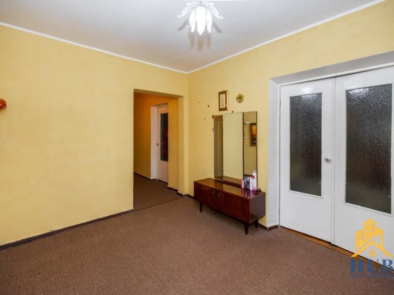 Apartament cu 3 camere. Centru