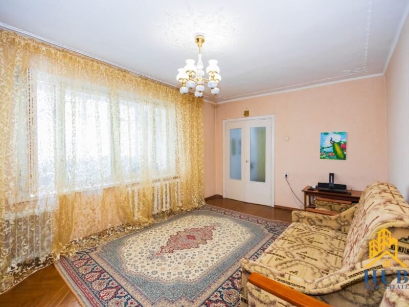 Apartament cu 3 camere. Centru
