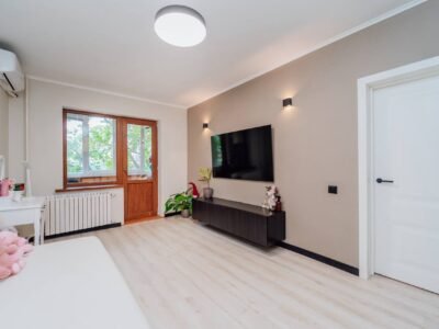 Apartament cu o cameră + balcon. Centru