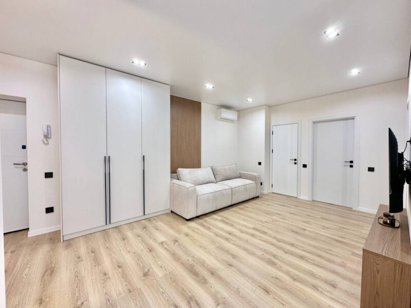 Apartament cu 2 camere + living. Dumbrava