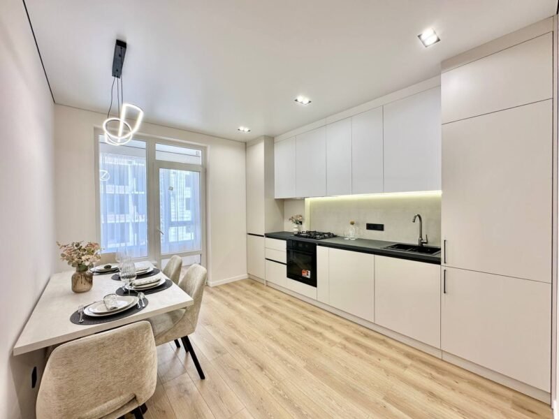 Apartament cu 2 camere + living. Dumbrava