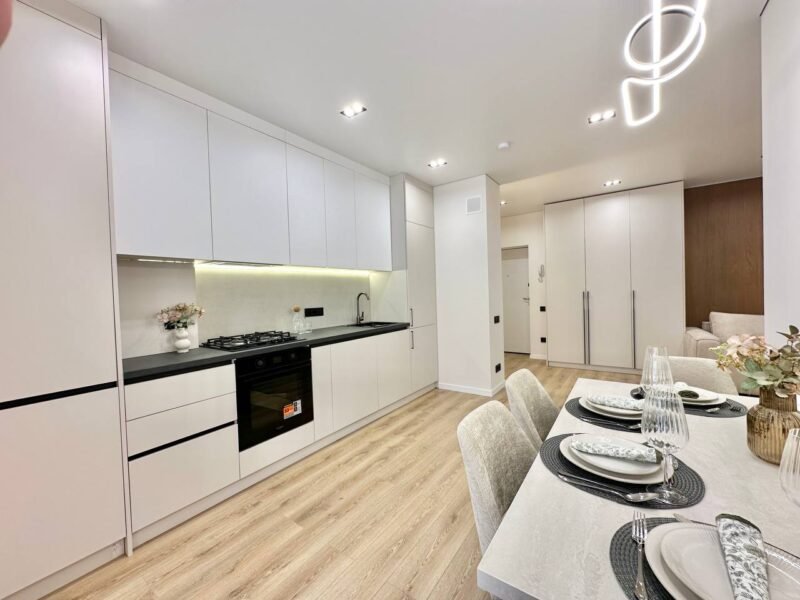 Apartament cu 2 camere + living. Dumbrava