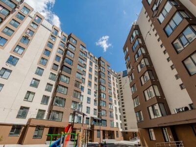 Apartament cu 2 camere + living. Dumbrava