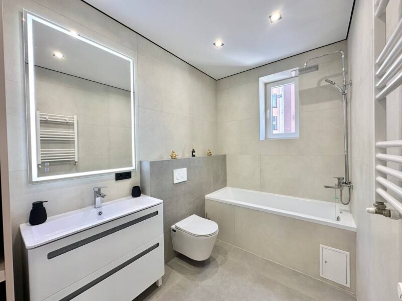 Apartament cu 2 camere + living. Dumbrava