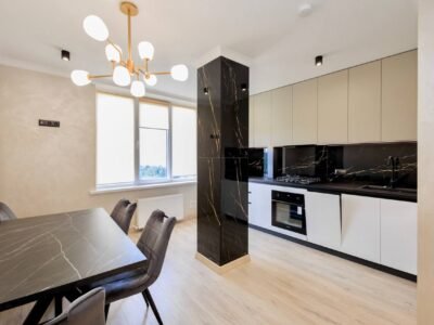 Apartament 2 camere, living si balcon. Sector Riscani
