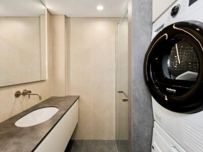 Apartament 3 camere + living + balcon. N. Dimo