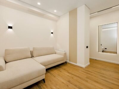Apartament cu un dormitor, living si balcon langa parc
