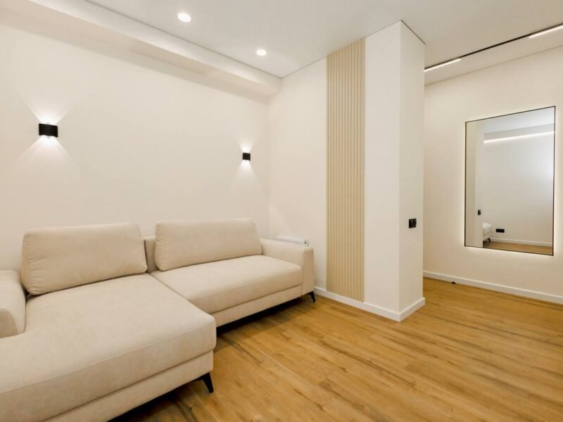 Apartament cu un dormitor, living si balcon langa parc