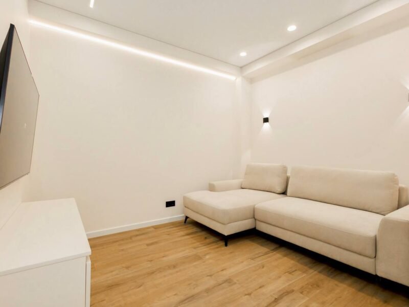 Apartament cu un dormitor, living si balcon langa parc
