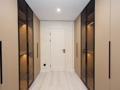 Apartament cu 3 camere, living si garderoba. Ciocana