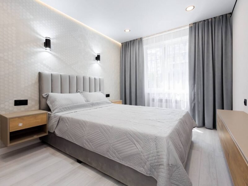 Apartament cu 3 camere, living si garderoba. Ciocana
