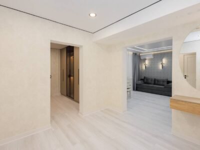 Apartament cu 3 camere, living si garderoba. Ciocana