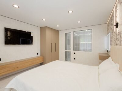 Apartament cu 3 camere, living si garderoba. Ciocana