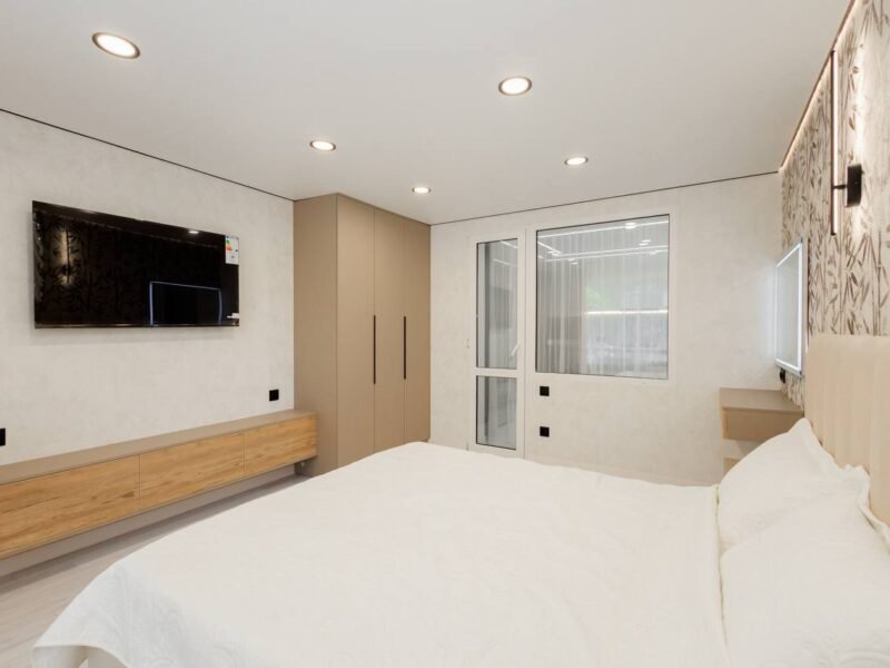 Apartament cu 3 camere, living si garderoba. Ciocana