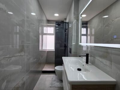 Casa cu 3 camere. Teren 5 ari. Colonita