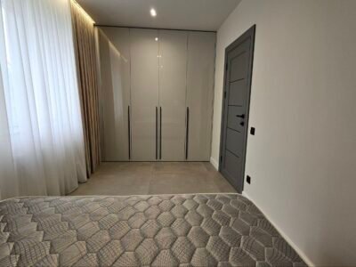 Casa cu 3 camere. Teren 5 ari. Colonita