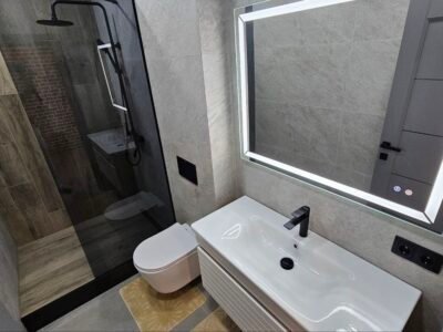 Casa cu 3 camere. Teren 5 ari. Colonita
