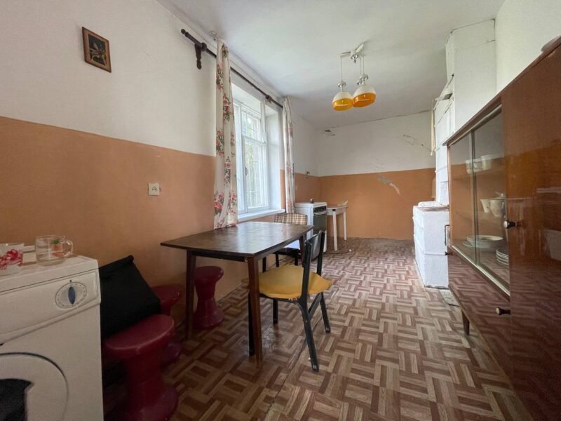 Casa, vila la Danceni. Teren 6 ari