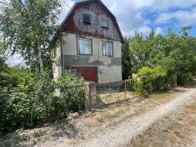 Casa, vila la Danceni. Teren 6 ari